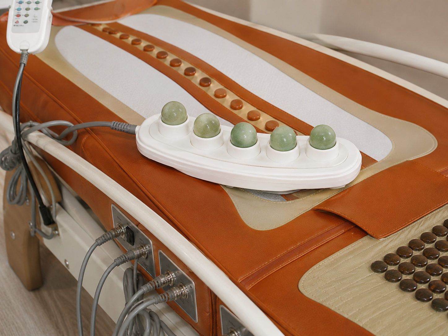 Xmed Thermo Bed Pro – Професионално термомасажно легло с нефрит и турманий — изображение 3